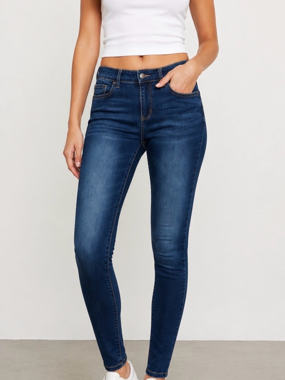 Armani Exchange Dark Blue Wash ‘Super Skinny Leg Jeans’ Women’s Size 30 Regular